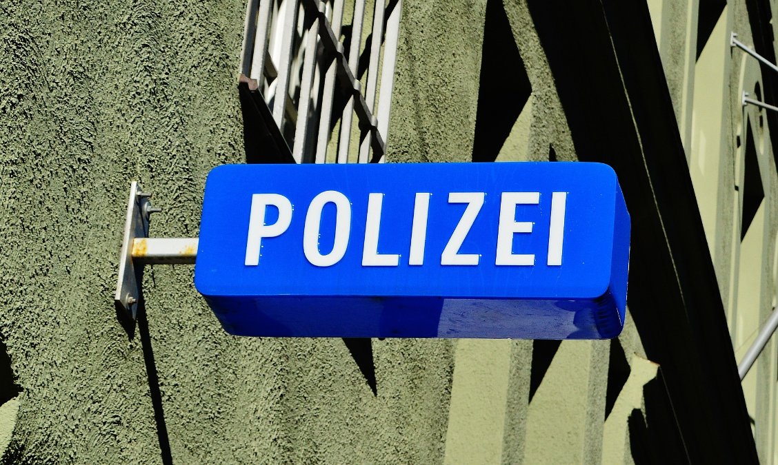 Linz: Mann kosumiert Kokain am Steuer Linz: Mann kosumiert Kokain am Steuer
