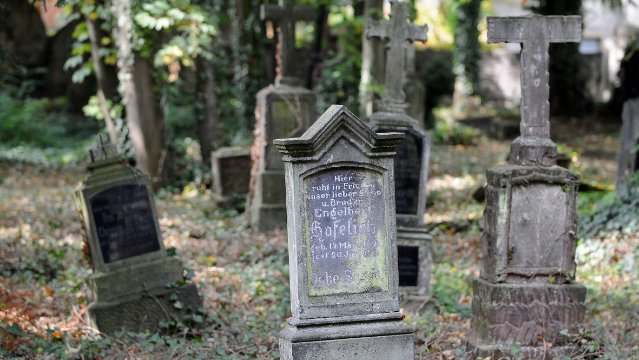 Spannende Geschichten des Alten Friedhofs entdecken