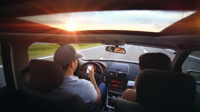 Polizeimaßnahmen gegen Verkehrssünder: Neue Kameras sollen Handy am Steuer erkennen