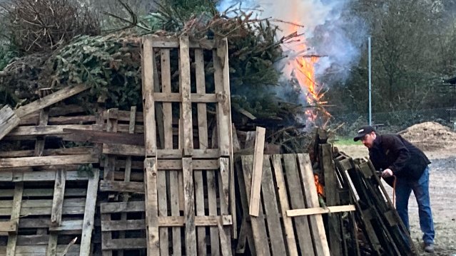 Erstmals Osterfeuer in Dausenau