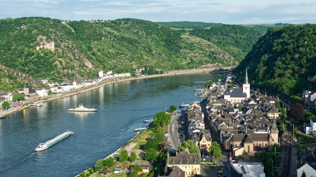 St. Goarshausen: Drei Männer aus Rhein gerettet
