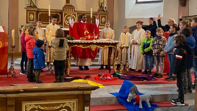 Vorabend-Familiengottesdienst zu Palmsonntag 