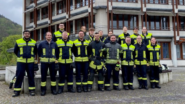 Feuerwehrlehrgang erfolgreich bestanden