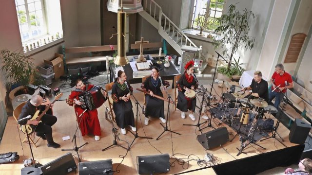Ukrainische Band „Yagody“ erfüllte Kirche mit  Balkan-Rhythmen