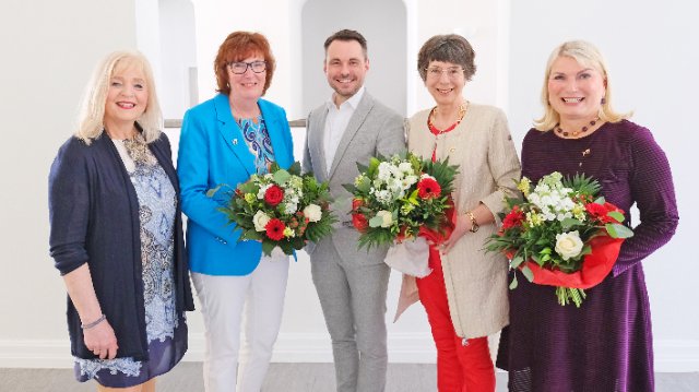 Ehrennadeln für kulturelles Engagement in Koblenz übergeben