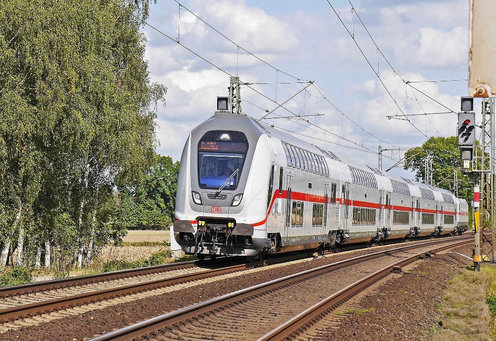 ICE kollidiert mit einem Reh: Bahnstrecke bei Windhagen zwei Stunden gesperrt ICE kollidiert mit einem Reh: Bahnstrecke bei Windhagen zwei Stunden gesperrt