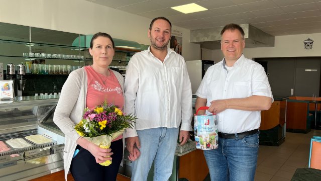 Ehepaar Kodraliu eröffnet Eiscafé in der Rheinstraße