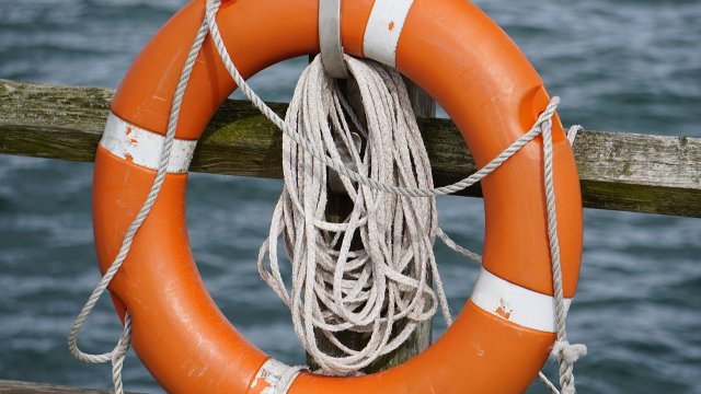 82-jähriger Kanufahrer aus Rhein gerettet