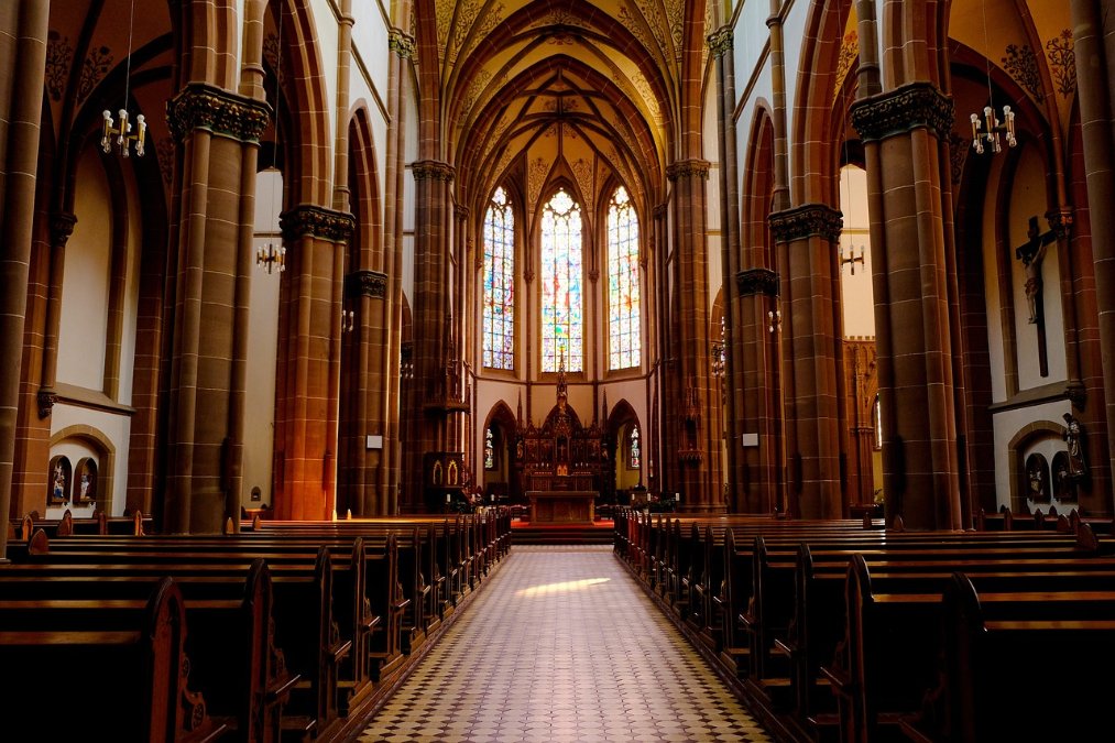 Über eine halbe Million Menschen 2022 aus katholischer Kirche ausgetreten Über eine halbe Million Menschen 2022 aus katholischer Kirche ausgetreten