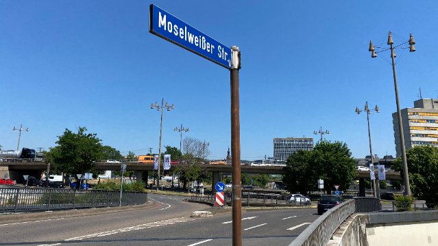 Verkürzte Abbiegerspur in der Moselweißer Straße