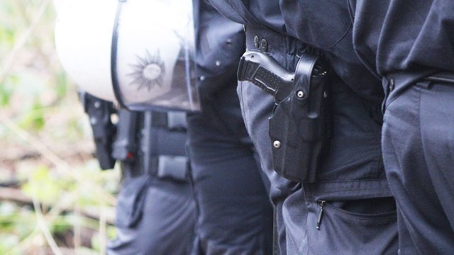 Haftbefehle und Durchsuchungen wegen Verdachts auf Drogenhandel