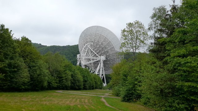 Seniorinnen und Senioren besuchen das Radioteleskop Effelsberg 