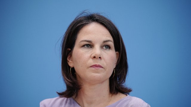 Baerbock sagt zusätzliche 381 Millionen Euro für Ukraine zu