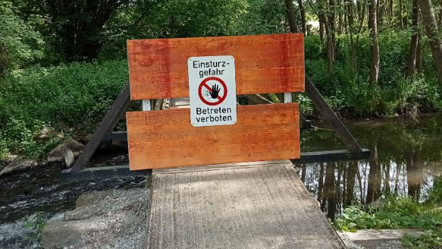 Fußgängerbrücke über den Saynbach gesperrt