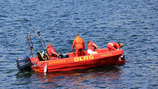 DLRG mahnt: Vorsicht beim Baden in kaltem Wasser