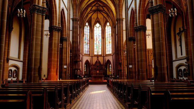 Über eine halbe Million Menschen 2022 aus katholischer Kirche ausgetreten