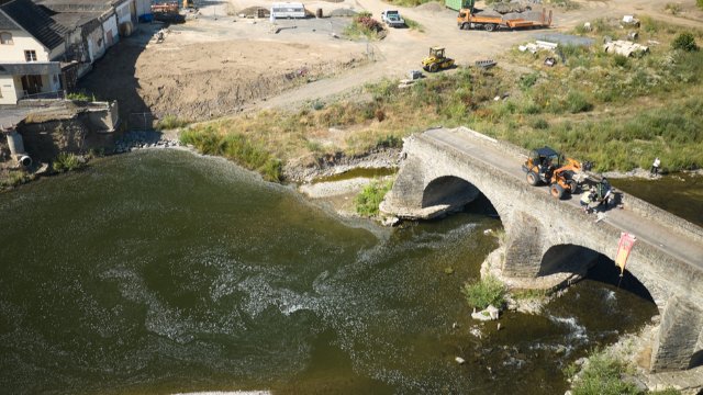 Nepomukbrücke weitgehend abgerissen