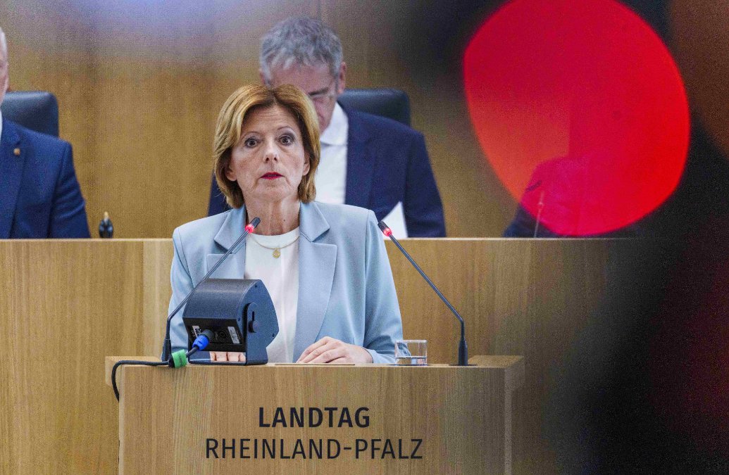 Dreyer: Ahrtal kann sich beim Wiederaufbau auf Land verlassen Dreyer: Ahrtal kann sich beim Wiederaufbau auf Land verlassen