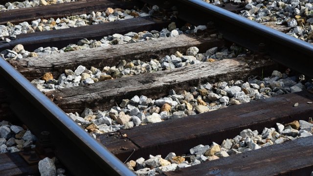 Koblenz-Lahnstein: Gleise nach Schlammlawine wieder befahrbar