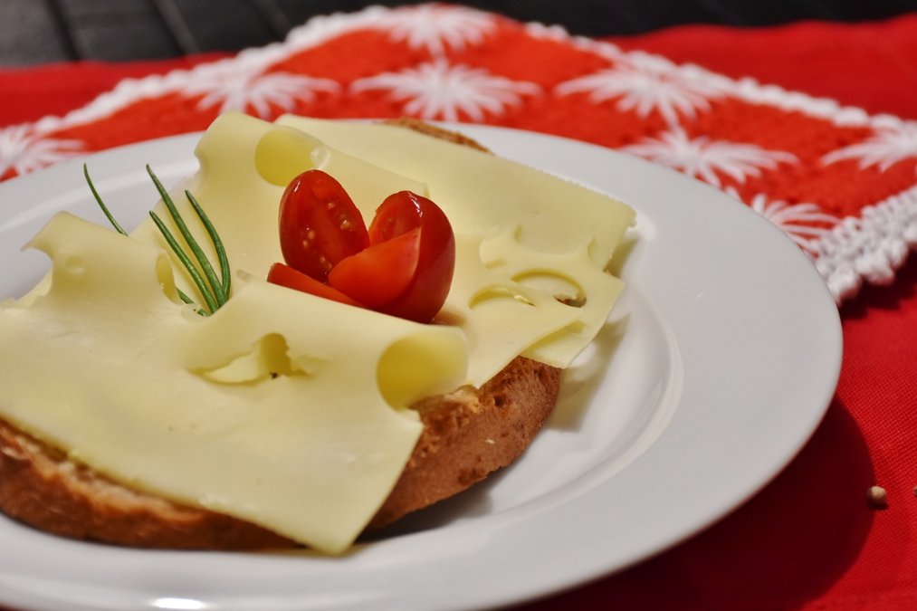 Schnittkäse und Brot deutlich teurer als vor einem Jahr Schnittkäse und Brot deutlich teurer als vor einem Jahr