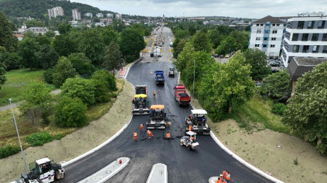 Erster Teilabschnitt des Kreisverkehrsplatzes an der Kurt-Schumacher-Brücke fertiggestellt