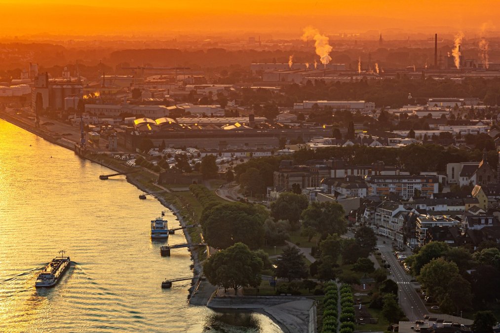 Umsätze der rheinland-pfälzischen Industrie schrumpfen deutlich Umsätze der rheinland-pfälzischen Industrie schrumpfen deutlich