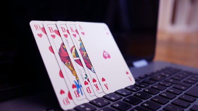 Online-Spielerin erhält verlorene Glücksspiel-Einsätze in Höhe von über 600.000 Euro zurück