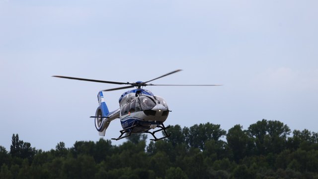 Nach Gyrokopter-Absturz in Laacher See - Pilot wird weiterhin vermisst
