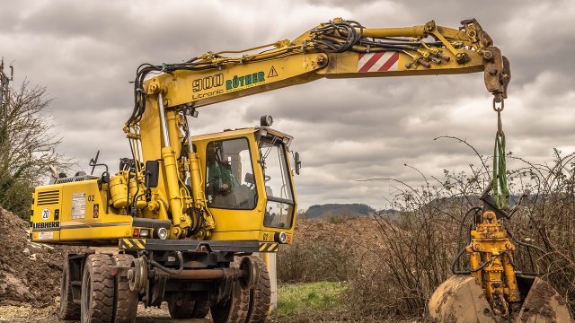 Luckenbach: Diebstahl von Kraftstoff aus einer Baumaschine