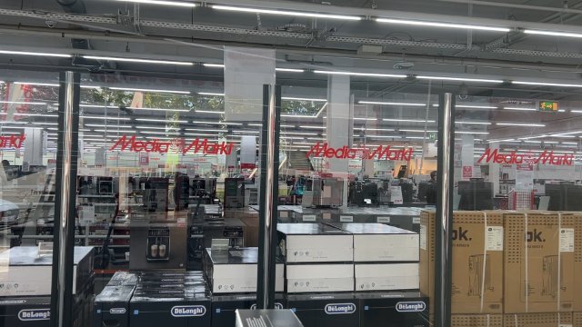 Brandursache gefunden: Digitales Preisschild löst Brand im Koblenzer Media Markt aus