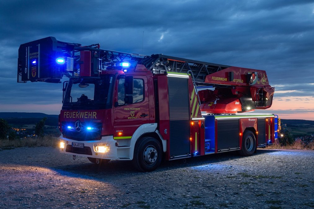 Großeinsatz der Feuerwehren aus der VG Altenkirchen-Flammersfeld Großeinsatz der Feuerwehren aus der VG Altenkirchen-Flammersfeld