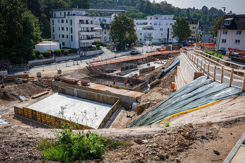 Erste Baustellenführungen rund um die Pfaffendorfer Brücke nach kurzer Zeit ausgebucht Erste Baustellenführungen rund um die Pfaffendorfer Brücke nach kurzer Zeit ausgebucht