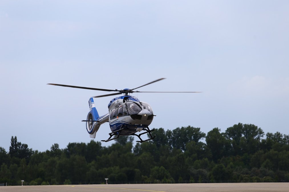 Nach Gyrokopter-Absturz in Laacher See - Pilot wird weiterhin vermisst Nach Gyrokopter-Absturz in Laacher See - Pilot wird weiterhin vermisst