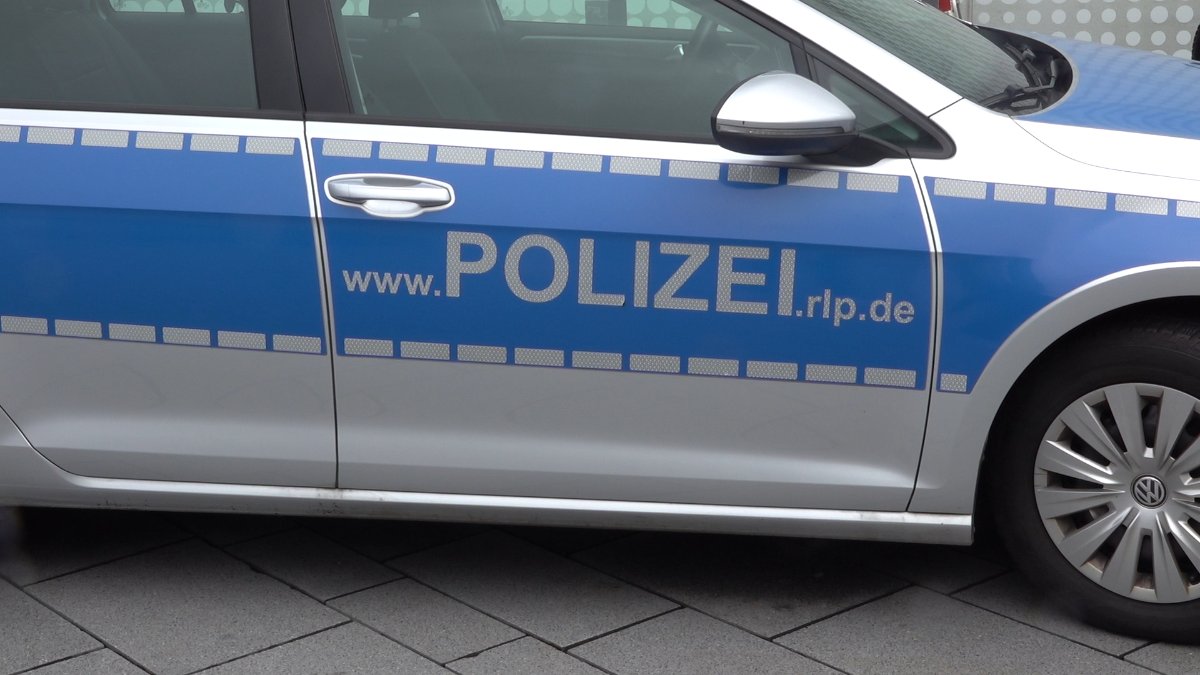 Fahrerflucht nach Unfall mit Bagger in Urbar Fahrerflucht nach Unfall mit Bagger in Urbar