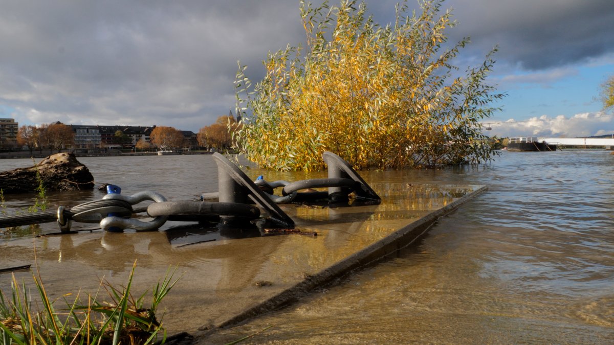 Wasserstände fallen wieder Wasserstände fallen wieder