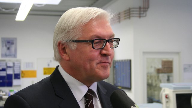 Steinmeier zeichnet Ministerpräsidentin Dreyer mit Verdienstkreuz aus