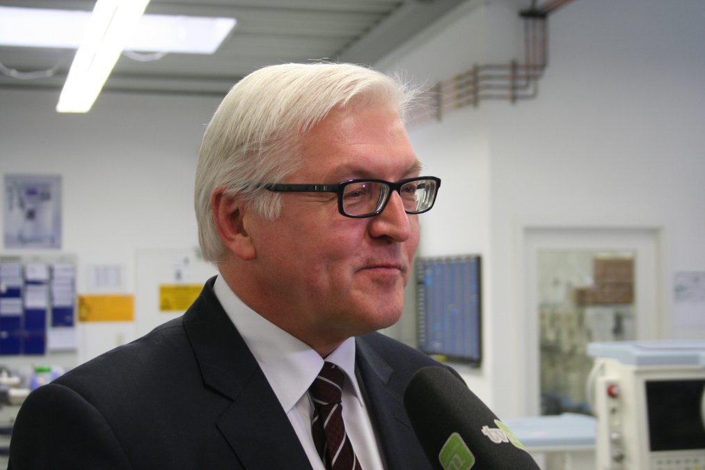 Steinmeier zeichnet Ministerpräsidentin Dreyer mit Verdienstkreuz aus Steinmeier zeichnet Ministerpräsidentin Dreyer mit Verdienstkreuz aus