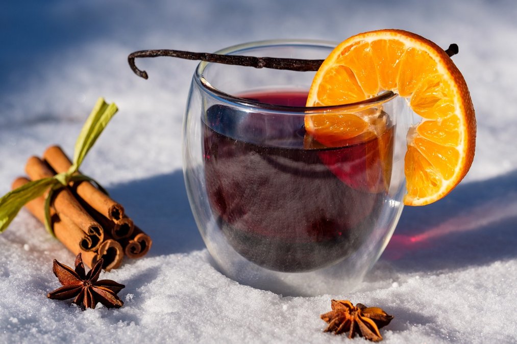 Glühwein muss nicht rot sein - Weißer zunehmend gefragt Glühwein muss nicht rot sein - Weißer zunehmend gefragt