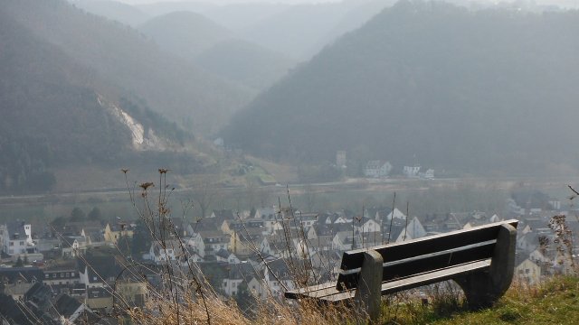 Winningen: Hubschrauberstaffel der Polizei trainiert an Rettungswinde