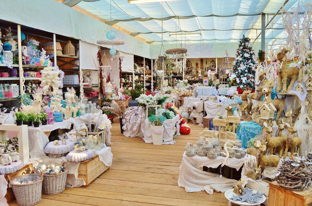 Handwerkskunst von Häftlingen auf Weihnachtsbasar Handwerkskunst von Häftlingen auf Weihnachtsbasar