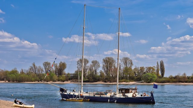 Rhein-Wasserstände sinken - Schifffahrt weiterhin eingeschränkt