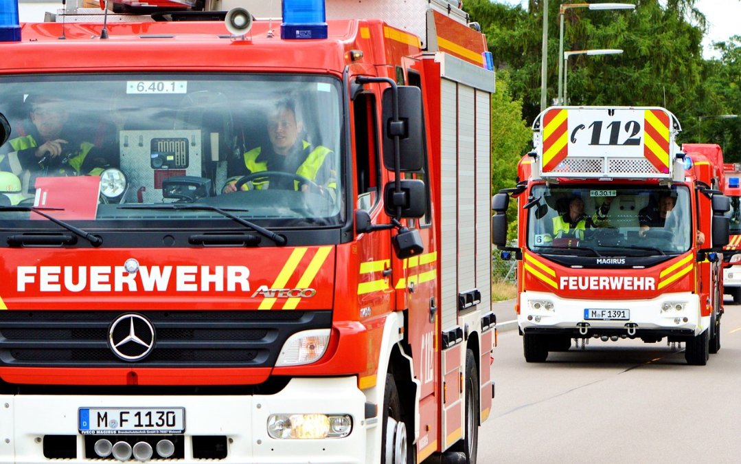 Niederzissen: Drei Verletzte nach Verkehrsunfall zwischen Lkw und Linienbus 