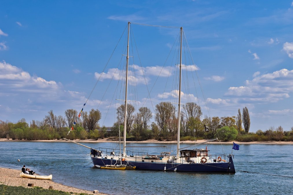 Rhein-Wasserstände sinken - Schifffahrt weiterhin eingeschränkt Rhein-Wasserstände sinken - Schifffahrt weiterhin eingeschränkt