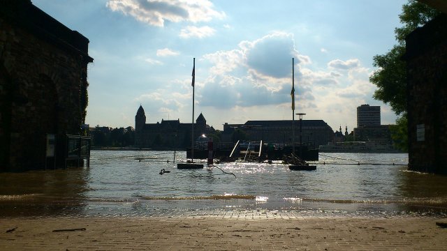 Wasserstände an Ober- und Mittelrhein sinken weiter