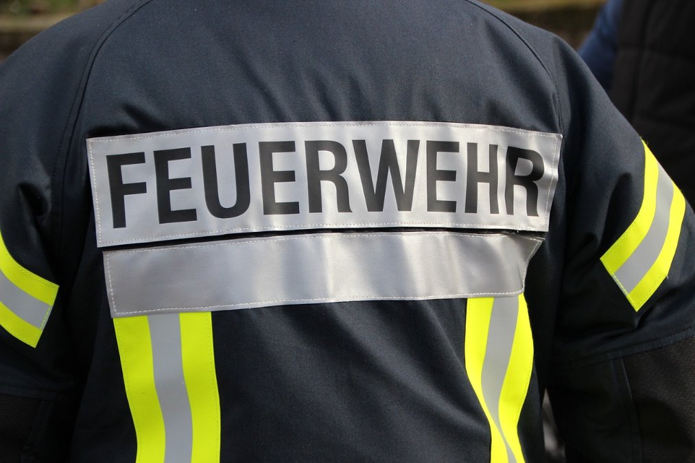 Westerwald: Brand eines Holzunterstandes Westerwald: Brand eines Holzunterstandes