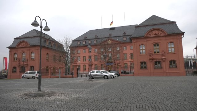 Zulage und Fachkräftemangel - Landtag diskutiert über Polizei