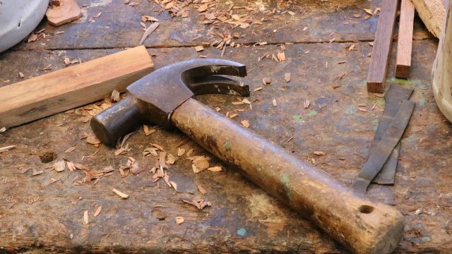 Landkreis Neuwied: Streit zwischen Brüdern eskaliert - Schlag mit Hammer auf Kopf
