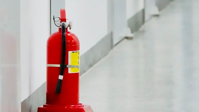 Urteil: Fenster in Brandschutzwänden nicht erlaubt