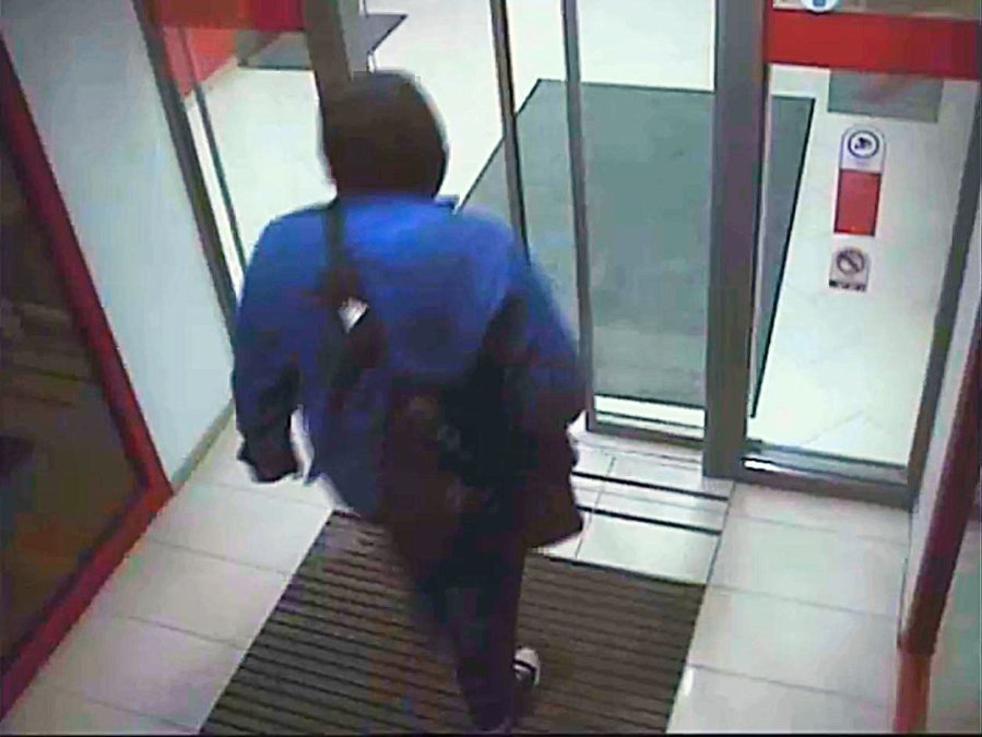Raubüberfall Sparkasse Höhr-Grenzhausen: Täter gesucht Raubüberfall Sparkasse Höhr-Grenzhausen: Täter gesucht