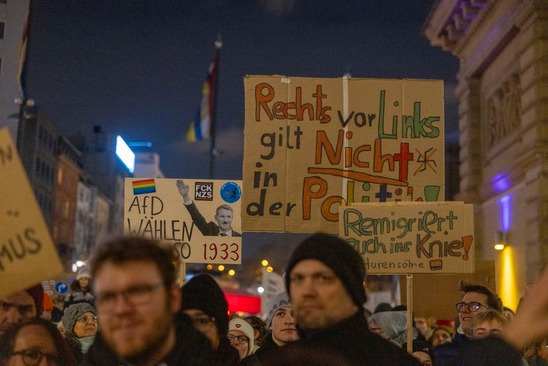 Tausende gehen in Rheinland-Pfalz gegen rechts auf die Straßen Tausende gehen in Rheinland-Pfalz gegen rechts auf die Straßen